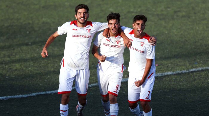 آکادمی کیا ۴ - ۲ توانا