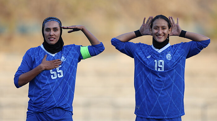 Esteghlal F.C. 5 v ۰ Shabestan Hotels