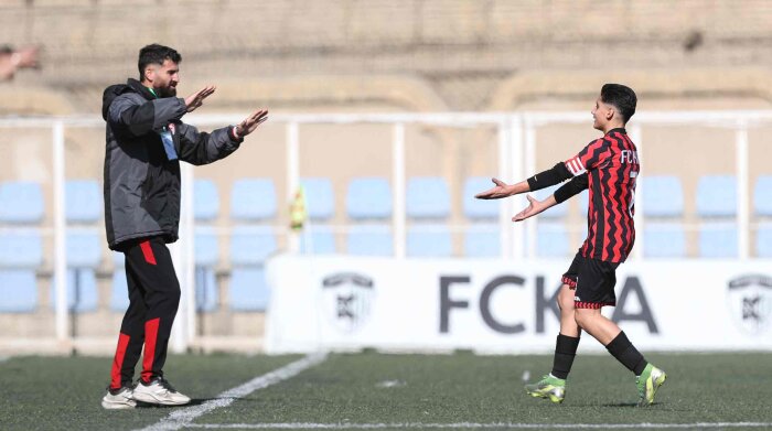 Kia Academy 1 v ۰ Andranik Teymourian