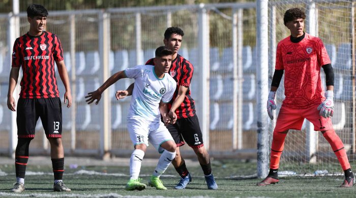 آکادمی کیا ۰ - ۰ پیکان