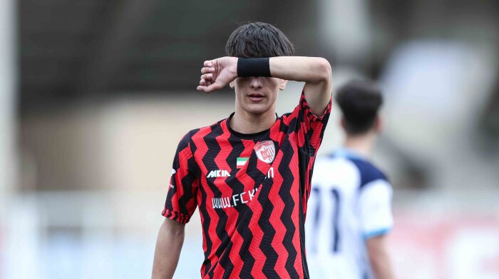 Kia 6 v ۰ Ayandeh Sazan Davin