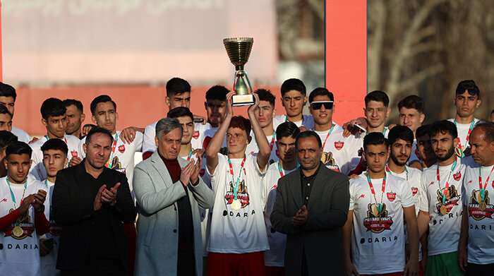 پرسپولیس ۰ - ۳ پیکان