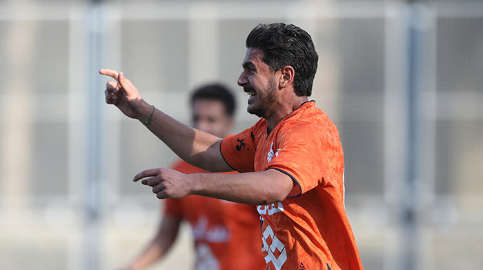 Saipa 1 (4) v (3) 1 Paykan