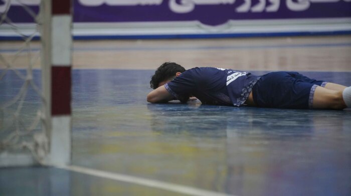 Chadormalou Ardakan. 4 - 2 Shahid Dariush Rezaeinejad