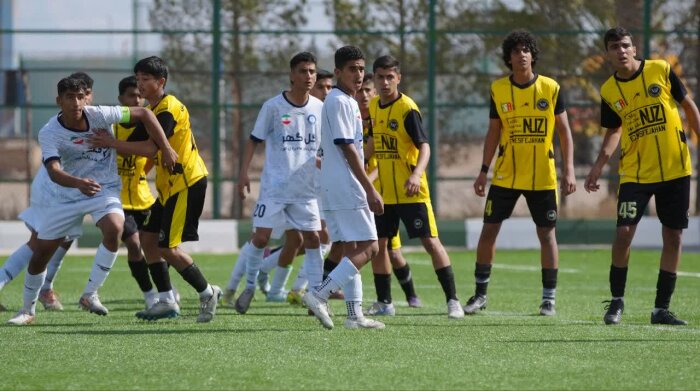 گل گهر سیرجان ۱ - ۰ نصف جهان