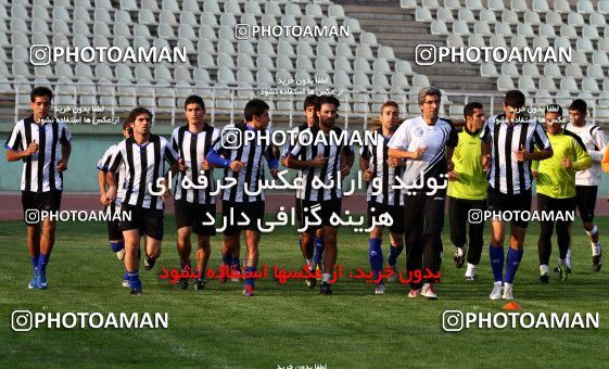 1038582, Tehran, , Esteghlal Football Team Training Session on 2011/10/08 at Shahid Dastgerdi Stadium