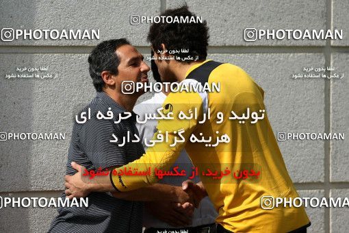 1041258, Tehran, , Persepolis Training Session on 2011/10/18 at Kheyrieh Amal Stadium