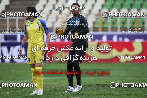 1045545, Tehran, Iran, لیگ برتر فوتبال ایران، Persian Gulf Cup، Week 12، First Leg، Naft Tehran 2 v 1 Shahin Boushehr on 2011/10/29 at Shahid Dastgerdi Stadium