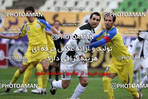 1045560, Tehran, Iran, لیگ برتر فوتبال ایران، Persian Gulf Cup، Week 12، First Leg، Naft Tehran 2 v 1 Shahin Boushehr on 2011/10/29 at Shahid Dastgerdi Stadium