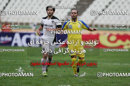 1045524, Tehran, Iran, لیگ برتر فوتبال ایران، Persian Gulf Cup، Week 12، First Leg، Naft Tehran 2 v 1 Shahin Boushehr on 2011/10/29 at Shahid Dastgerdi Stadium