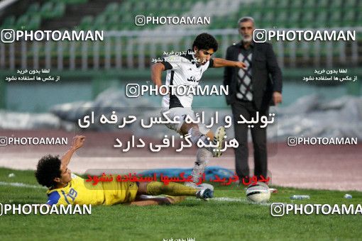 1045552, Tehran, Iran, لیگ برتر فوتبال ایران، Persian Gulf Cup، Week 12، First Leg، Naft Tehran 2 v 1 Shahin Boushehr on 2011/10/29 at Shahid Dastgerdi Stadium