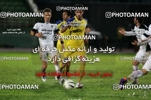 1045565, Tehran, Iran, لیگ برتر فوتبال ایران، Persian Gulf Cup، Week 12، First Leg، Naft Tehran 2 v 1 Shahin Boushehr on 2011/10/29 at Shahid Dastgerdi Stadium