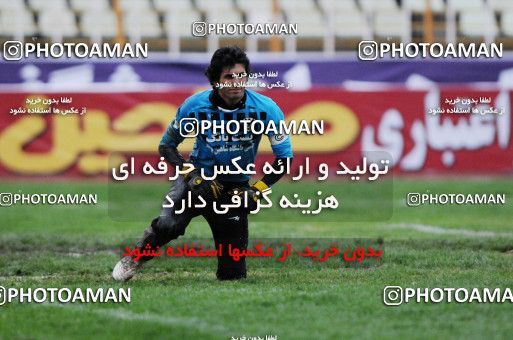 1045614, Tehran, Iran, لیگ برتر فوتبال ایران، Persian Gulf Cup، Week 12، First Leg، Naft Tehran 2 v 1 Shahin Boushehr on 2011/10/29 at Shahid Dastgerdi Stadium