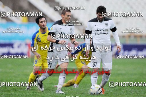 1045638, لیگ برتر فوتبال ایران، Persian Gulf Cup، Week 12، First Leg، 2011/10/29، Tehran، Shahid Dastgerdi Stadium، Naft Tehran 2 - ۱ Shahin Boushehr