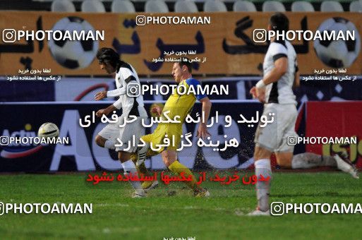 1045696, Tehran, Iran, لیگ برتر فوتبال ایران، Persian Gulf Cup، Week 12، First Leg، Naft Tehran 2 v 1 Shahin Boushehr on 2011/10/29 at Shahid Dastgerdi Stadium