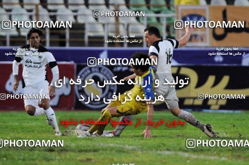 1045685, Tehran, Iran, لیگ برتر فوتبال ایران، Persian Gulf Cup، Week 12، First Leg، Naft Tehran 2 v 1 Shahin Boushehr on 2011/10/29 at Shahid Dastgerdi Stadium