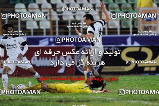 1045621, Tehran, Iran, لیگ برتر فوتبال ایران، Persian Gulf Cup، Week 12، First Leg، Naft Tehran 2 v 1 Shahin Boushehr on 2011/10/29 at Shahid Dastgerdi Stadium