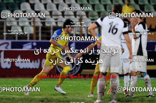 1045665, Tehran, Iran, لیگ برتر فوتبال ایران، Persian Gulf Cup، Week 12، First Leg، Naft Tehran 2 v 1 Shahin Boushehr on 2011/10/29 at Shahid Dastgerdi Stadium