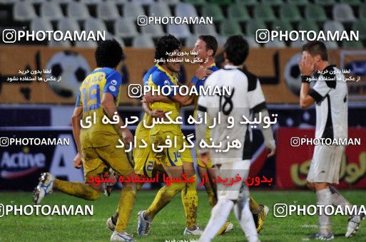 1045623, Tehran, Iran, لیگ برتر فوتبال ایران، Persian Gulf Cup، Week 12، First Leg، Naft Tehran 2 v 1 Shahin Boushehr on 2011/10/29 at Shahid Dastgerdi Stadium