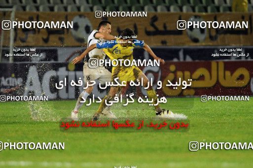 1045664, Tehran, Iran, لیگ برتر فوتبال ایران، Persian Gulf Cup، Week 12، First Leg، Naft Tehran 2 v 1 Shahin Boushehr on 2011/10/29 at Shahid Dastgerdi Stadium