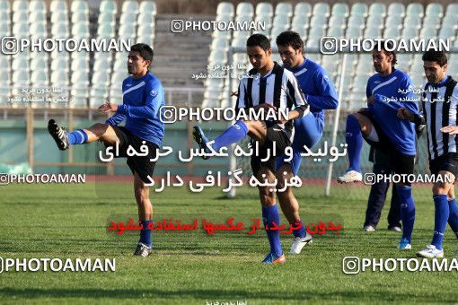 1045930, Tehran, , Esteghlal Football Team Training Session on 2011/11/04 at Shahid Dastgerdi Stadium