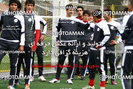1046136, جلسه تمرینی تیم فوتبال پرسپولیس, 1390/08/21, , تهران, ورزشگاه شهید درفشی فر