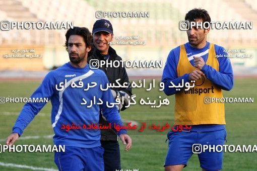 1046353, Tehran, , Esteghlal Football Team Training Session on 2011/11/14 at Shahid Dastgerdi Stadium