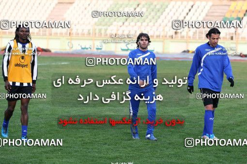 1046361, Tehran, , Esteghlal Football Team Training Session on 2011/11/14 at Shahid Dastgerdi Stadium