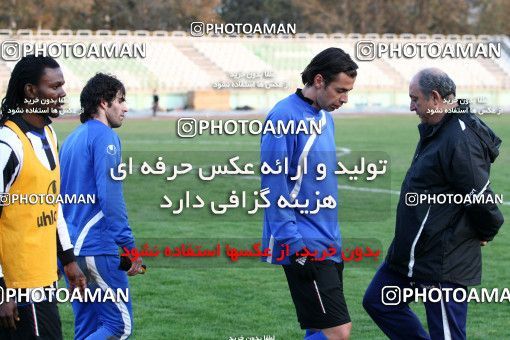 1046360, Tehran, , Esteghlal Football Team Training Session on 2011/11/14 at Shahid Dastgerdi Stadium