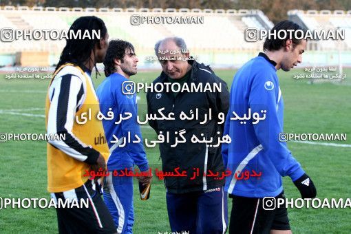 1046382, Tehran, , Esteghlal Football Team Training Session on 2011/11/14 at Shahid Dastgerdi Stadium