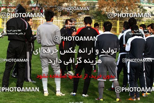 1046493, جلسه تمرینی تیم فوتبال پرسپولیس, 1390/08/24, , تهران, ورزشگاه شهید درفشی فر