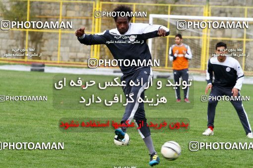 1046433, Tehran, , Persepolis Football Team Training Session on 2011/11/15 at Derafshifar Stadium