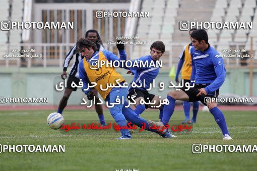 1046518, Tehran, , Esteghlal Football Team Training Session on 2011/11/16 at Shahid Dastgerdi Stadium