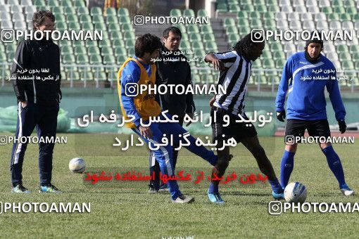 1049437, Tehran, , Esteghlal Football Team Training Session on 2011/12/11 at Shahid Dastgerdi Stadium