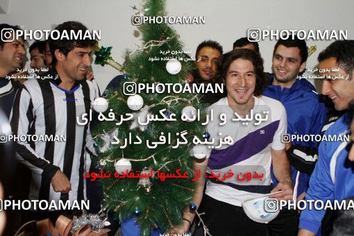 1049950, Tehran, , Esteghlal Football Team Training Session on 2011/12/25 at Shahid Dastgerdi Stadium