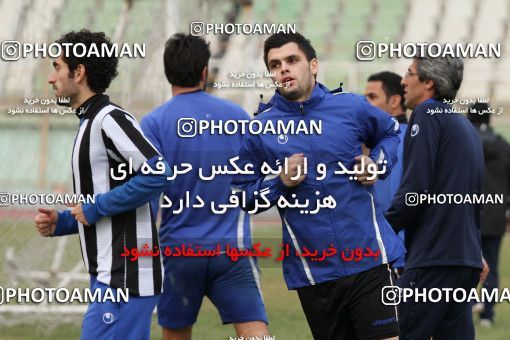 1049943, Tehran, , Esteghlal Football Team Training Session on 2011/12/25 at Shahid Dastgerdi Stadium
