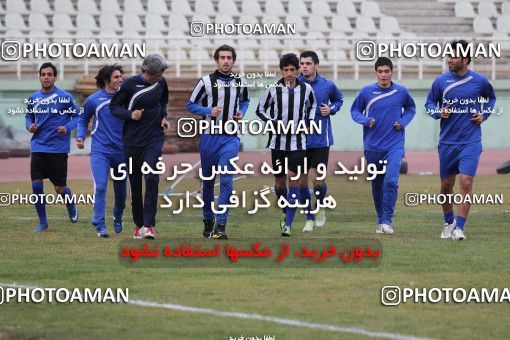 1049988, Tehran, , Esteghlal Football Team Training Session on 2011/12/25 at Shahid Dastgerdi Stadium