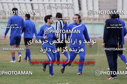 1049972, Tehran, , Esteghlal Football Team Training Session on 2011/12/25 at Shahid Dastgerdi Stadium