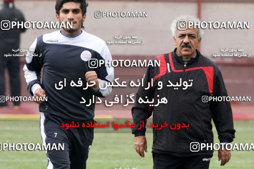 1050161, Tehran, , Persepolis Football Team Training Session on 2011/12/25 at Derafshifar Stadium