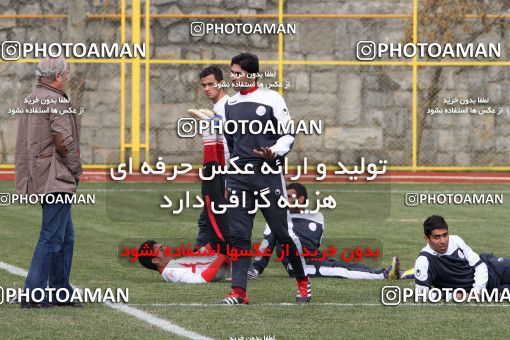 1050131, Tehran, , Persepolis Football Team Training Session on 2011/12/25 at Derafshifar Stadium