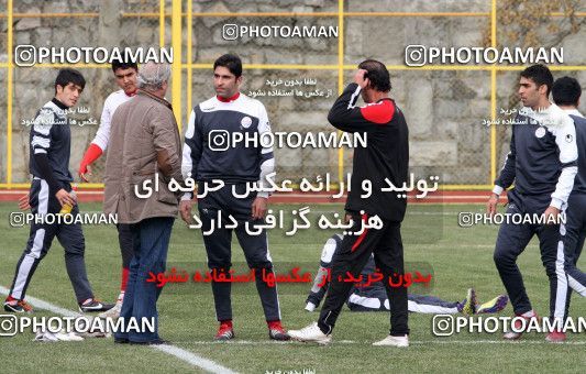 1050092, Tehran, , Persepolis Football Team Training Session on 2011/12/25 at Derafshifar Stadium