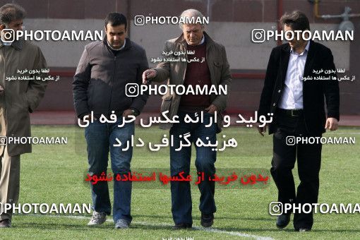 1050075, Tehran, , Persepolis Football Team Training Session on 2011/12/25 at Derafshifar Stadium