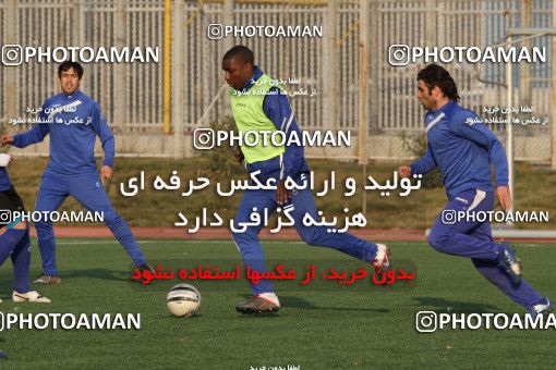 1051147, Tehran, , Esteghlal Football Team Training Session on 2012/01/09 at زمین شماره 3 ورزشگاه آزادی
