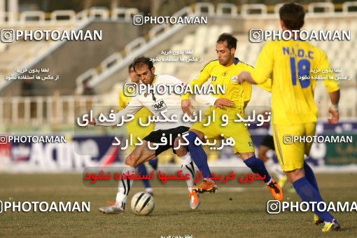 1052519, Tehran, [*parameter:4*], Iran Pro League، Persian Gulf Cup، 2011-12 season، Second Leg، Week 22، Naft Tehran v Sepahan on 2012/01/25 at Shahid Dastgerdi Stadium  / ([*parameter:140*] - [*parameter:139*]) (01)