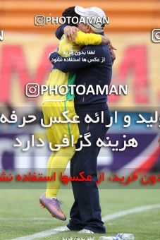 1057474, Tehran, [*parameter:4*], لیگ برتر فوتبال ایران، Persian Gulf Cup، Week 29، Second Leg، Rah Ahan 2 v 0 Mes Kerman on 2012/04/06 at Ekbatan Stadium