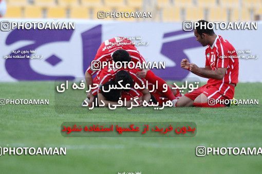 1058225, Tehran, [*parameter:4*], لیگ برتر فوتبال ایران، Persian Gulf Cup، Week 31، Second Leg، Rah Ahan 0 v 1 Tractor Sazi on 2012/04/22 at Takhti Stadium