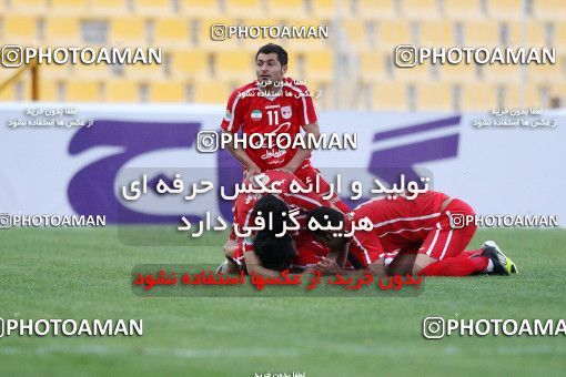 1058412, Tehran, [*parameter:4*], لیگ برتر فوتبال ایران، Persian Gulf Cup، Week 31، Second Leg، Rah Ahan 0 v 1 Tractor Sazi on 2012/04/22 at Takhti Stadium