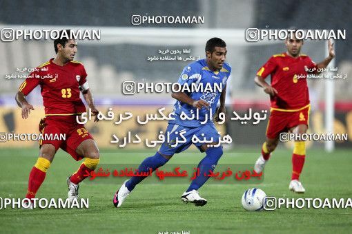 1060956, Tehran, Iran, لیگ برتر فوتبال ایران، Persian Gulf Cup، Week 2، First Leg، Esteghlal 1 v 2 Foulad Khouzestan on 2010/07/31 at Azadi Stadium