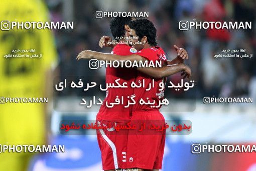 1065047, Tehran, [*parameter:4*], لیگ برتر فوتبال ایران، Persian Gulf Cup، Week 6، First Leg، Persepolis 3 v 2 Rah Ahan on 2010/08/19 at Azadi Stadium