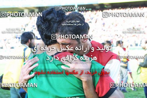1068095, Tehran, [*parameter:4*], لیگ برتر فوتبال ایران، Persian Gulf Cup، Week 26، Second Leg، Persepolis 1 v 0 Fajr-e Sepasi Shiraz on 2002/05/28 at Azadi Stadium